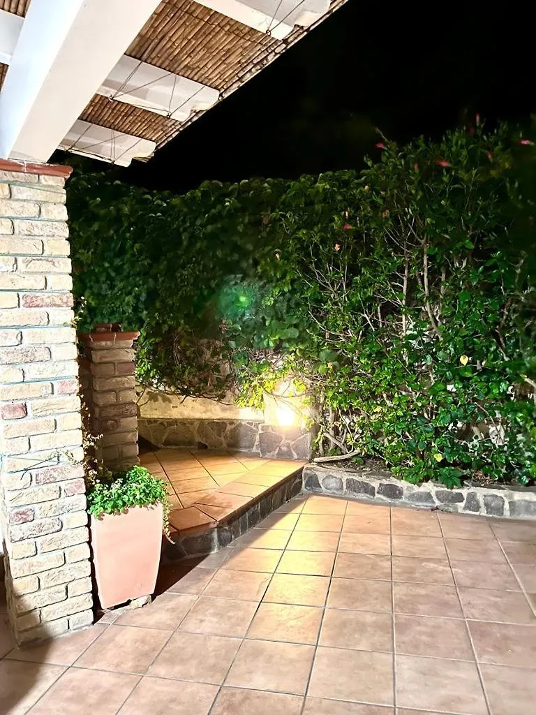 Casa de Férias Villa Degli Angeli - Appartamento Portopinetto Porto Pino Itália